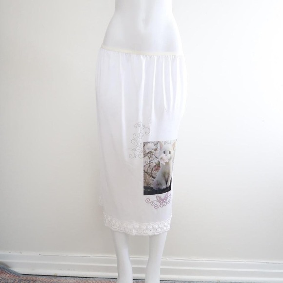 white kitten graphic lace trim slip skirt size medium - Picture 5 of 5